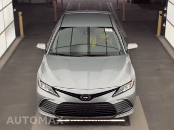 2024 Toyota Camry LE - miniatura 2