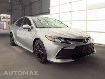 2024 Toyota Camry LE - miniatura 3