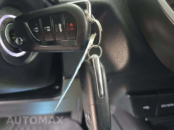 2024 Toyota Camry LE - miniatura 5