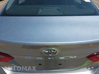 2024 Toyota Camry LE - miniatura 16
