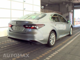 2024 Toyota Camry LE - miniatura 4