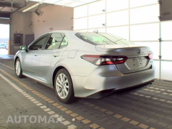 2024 Toyota Camry LE - miniatura 6
