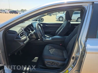 2024 Toyota Camry LE - miniatura 7