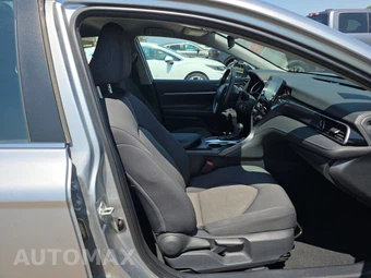 2024 Toyota Camry LE - miniatura 8