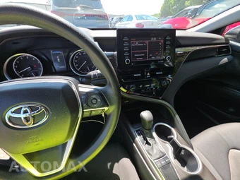 2024 Toyota Camry LE - miniatura 11