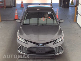 2024 Toyota Camry LE - miniatura 2
