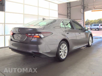 2024 Toyota Camry LE - miniatura 4