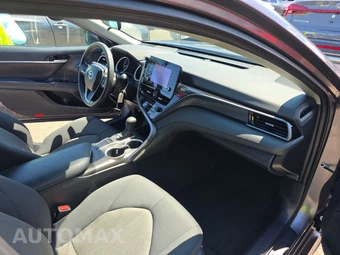 2024 Toyota Camry LE - miniatura 8