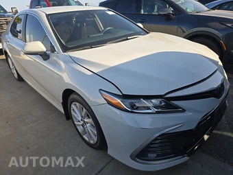 2024 Toyota Camry LE - miniatura 3