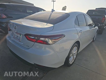 2024 Toyota Camry LE - miniatura 4