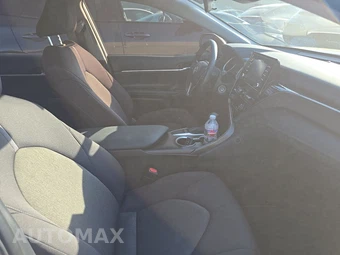 2024 Toyota Camry LE - miniatura 8