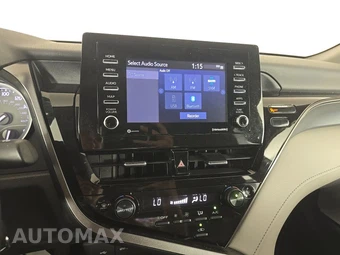 2024 Toyota Camry LE - miniatura 11