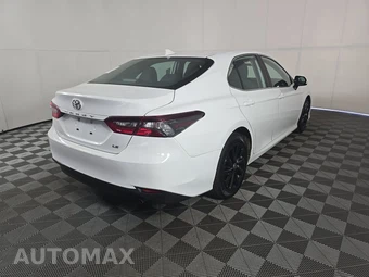 2024 Toyota Camry LE - miniatura 4