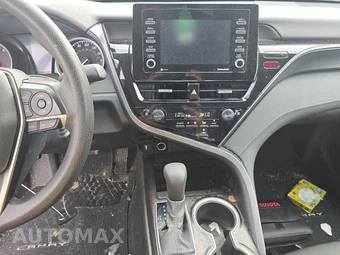 2024 Toyota Camry LE - miniatura 11