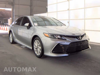 2024 Toyota Camry LE - miniatura 3