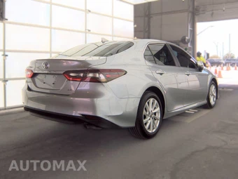 2024 Toyota Camry LE - miniatura 4