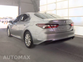 2024 Toyota Camry LE - miniatura 6