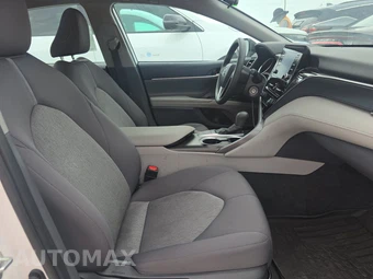 2024 Toyota Camry LE - miniatura 8