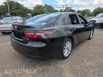 2024 Toyota Camry LE - miniatura 3