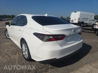 2024 Toyota Camry LE - miniatura 5
