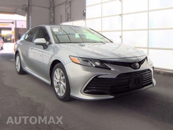 2024 Toyota Camry LE - miniatura 3