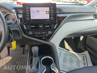 2024 Toyota Camry LE - miniatura 11