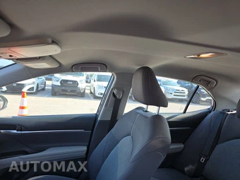 2024 Toyota Camry LE - miniatura 18