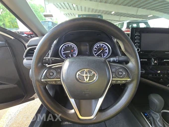 2024 Toyota Camry LE - miniatura 10