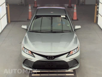 2024 Toyota Camry LE - miniatura 2
