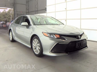 2024 Toyota Camry LE - miniatura 3