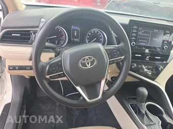 2024 Toyota Camry LE - miniatura 10