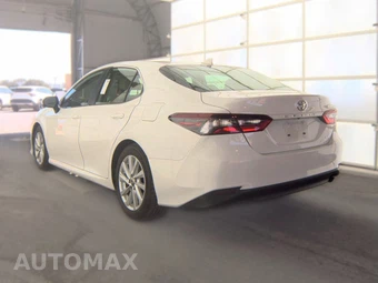 2024 Toyota Camry LE - miniatura 6