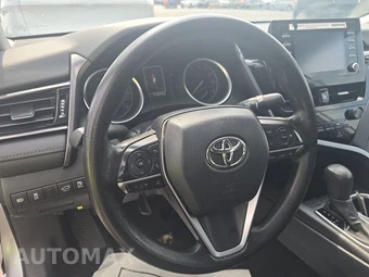 2024 Toyota Camry LE - miniatura 10