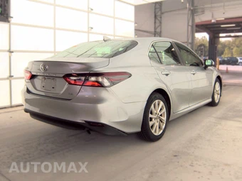 2024 Toyota Camry LE - miniatura 4