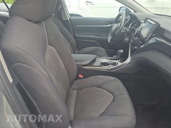 2024 Toyota Camry LE - miniatura 8