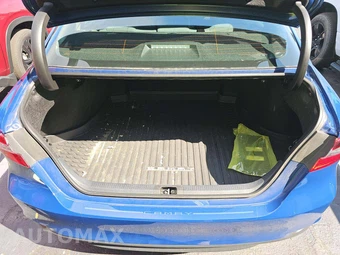 2024 Toyota Camry LE - miniatura 14