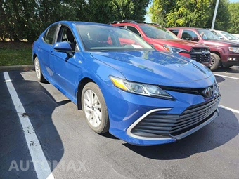 2024 Toyota Camry LE - miniatura 4