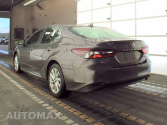2024 Toyota Camry LE - miniatura 8