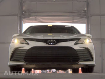2024 Toyota Camry LE - miniatura 3