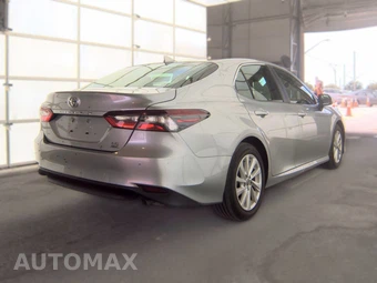 2024 Toyota Camry LE - miniatura 5