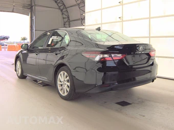 2024 Toyota Camry LE - miniatura 8