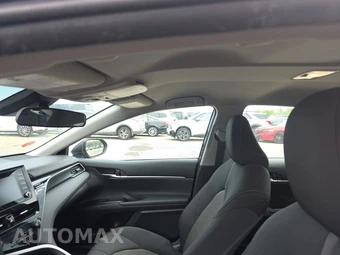 2024 Toyota Camry LE - miniatura 14