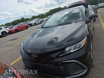 2024 Toyota Camry LE - miniatura 2