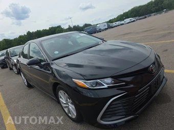 2024 Toyota Camry LE - miniatura 3