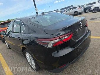 2024 Toyota Camry LE - miniatura 6