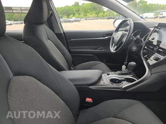 2024 Toyota Camry LE - miniatura 8