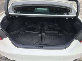 2024 Toyota Camry LE - miniatura 11