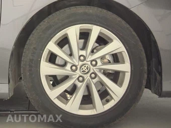 2024 Toyota Camry LE - miniatura 10