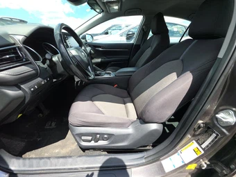 2024 Toyota Camry LE - miniatura 13
