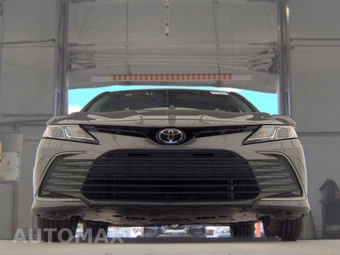 2024 Toyota Camry LE - miniatura 3